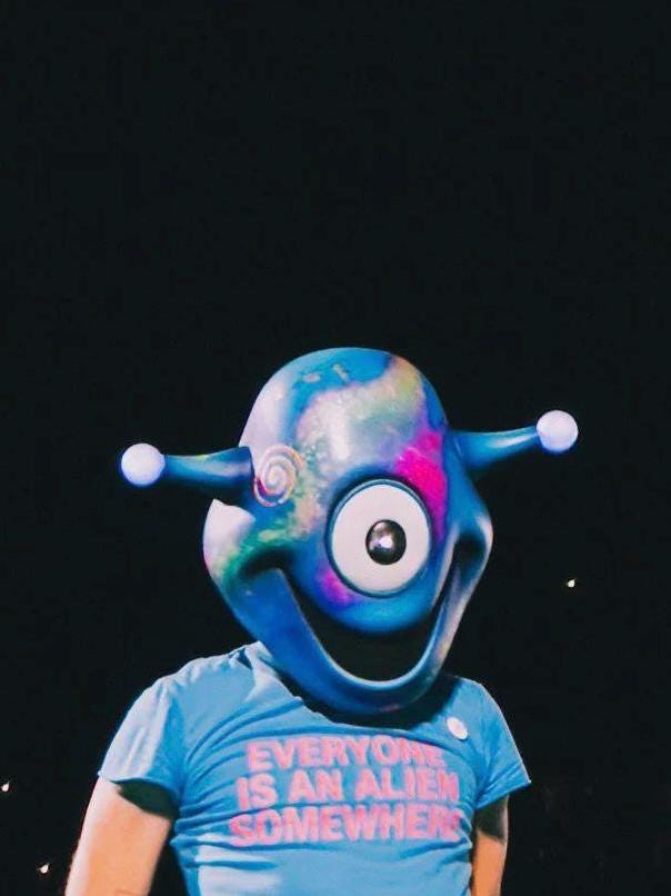 Coldplay Blue Alien Glow in the Dark Necklace - Coldplay gift - Music of the Spheres Tour